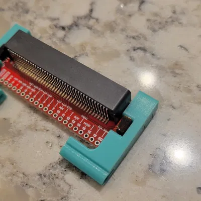 Giá đỡ cho bảng mạch micro:bit trên robot XRP