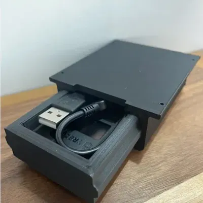 Hộp lưu trữ Trezor hoặc Ledger với thiết kế bí mật