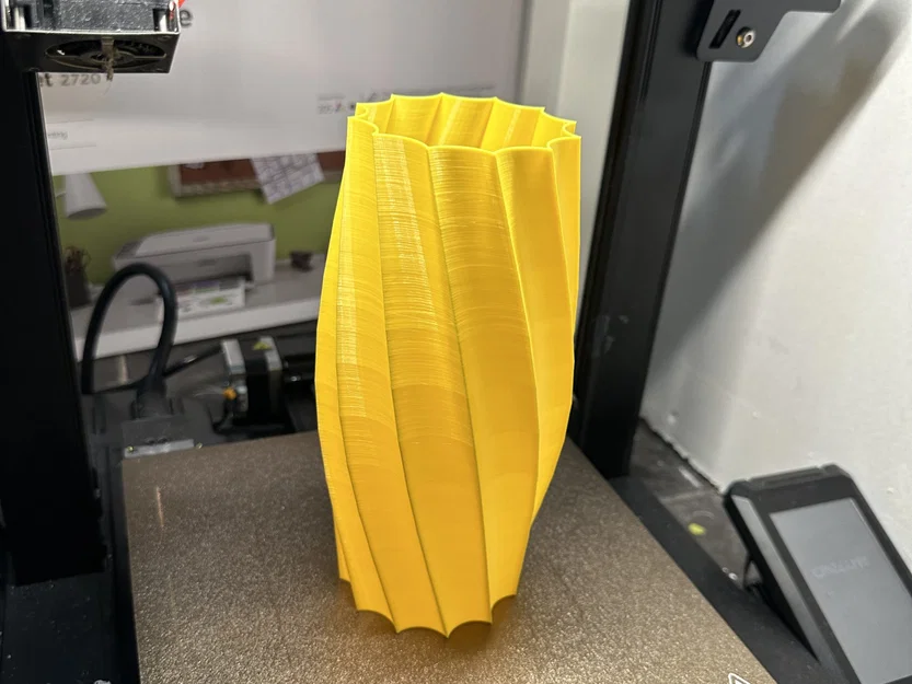 Bình hoa hiện đại với bề mặt nhám 25 cm - Image 1