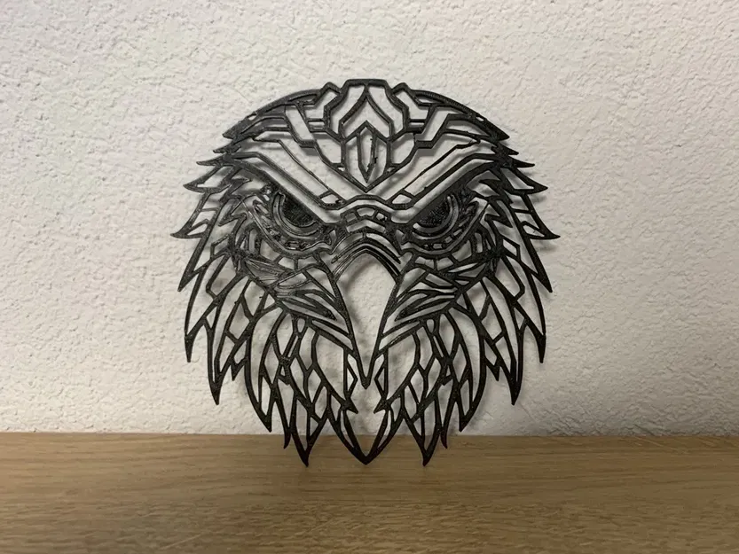 Đầu đại bàng hình học trang trí tường - Image 1
