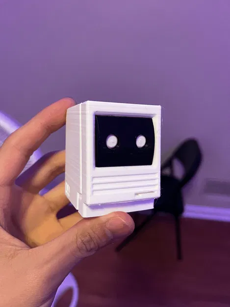 Mô hình Macintosh cổ điển mini với mắt robot - Image 1