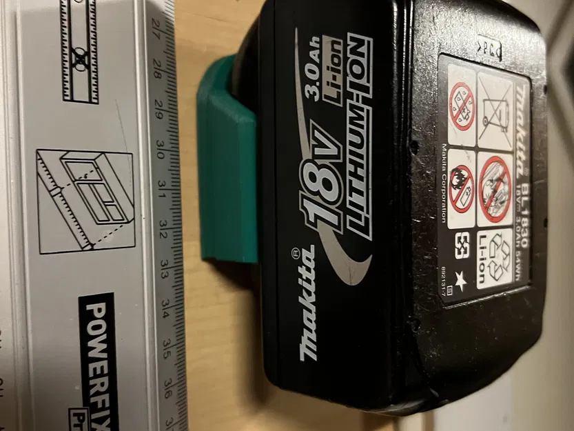 Giá đỡ pin Makita 18V treo tường - Image 3