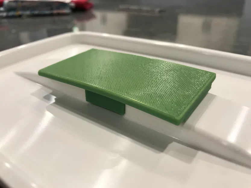 Tay cầm cho nắp thùng rác kéo Rev-A-Shelf - Image 1