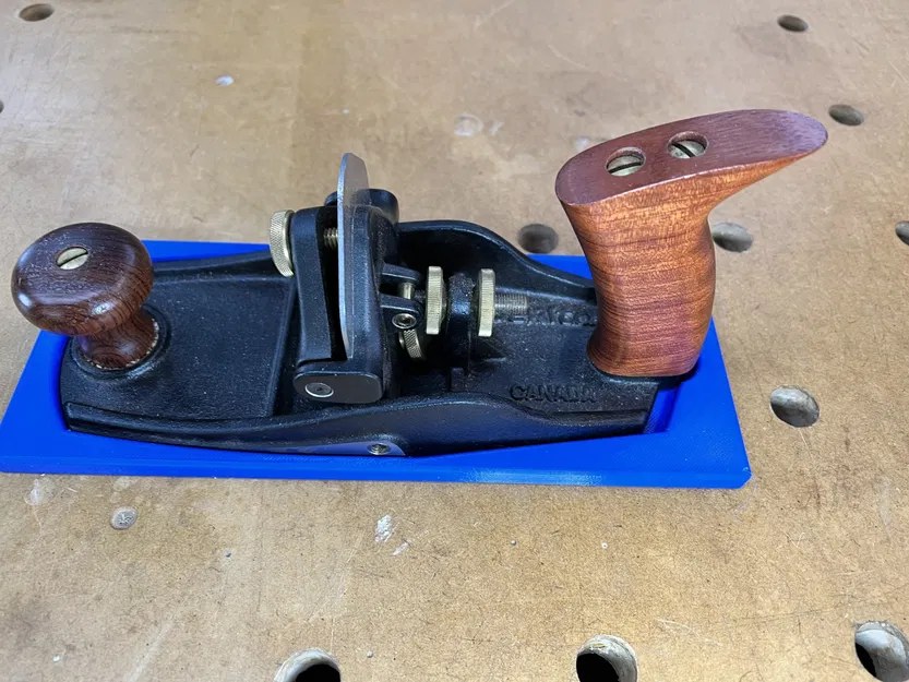 Giá đỡ bảo vệ cho máy bay cạo Veritas - Image 1