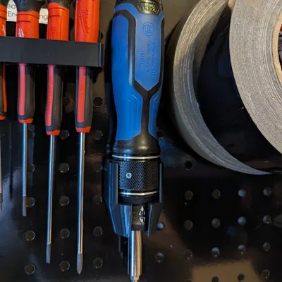 Giá đỡ kẹp cho tua vít Kobalt Dual Drive trên bảng treo