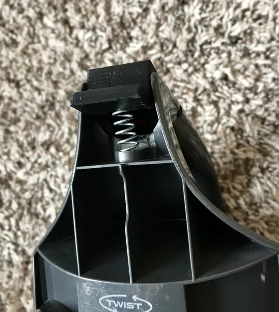 Nắp khóa thùng bụi Dirt Devil Endura Max - Image 1