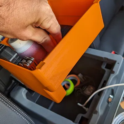 Bảng để đồ cho hộp chứa của Ineos Grenadier