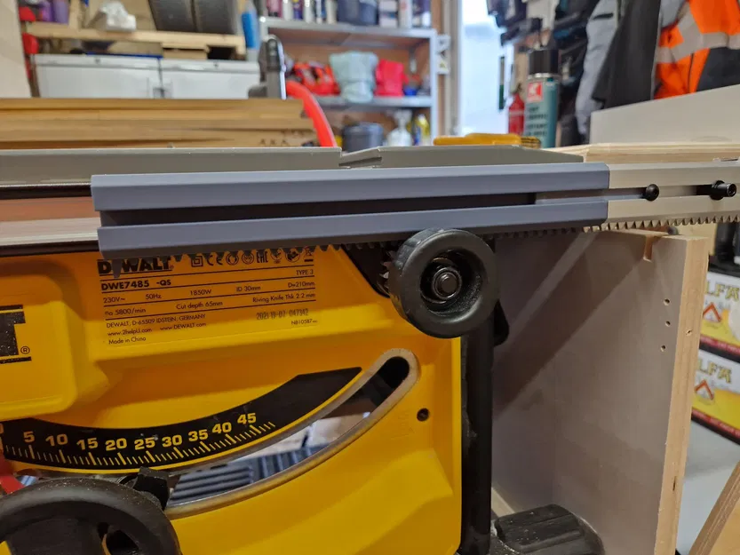 Mở rộng thanh răng cho máy cưa Dewalt DWE745 - Image 2