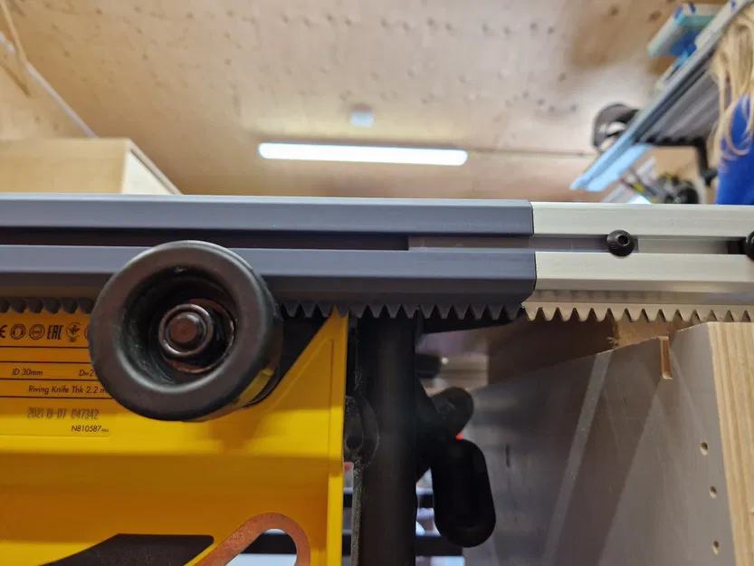 Mở rộng thanh răng cho máy cưa Dewalt DWE745 - Image 3