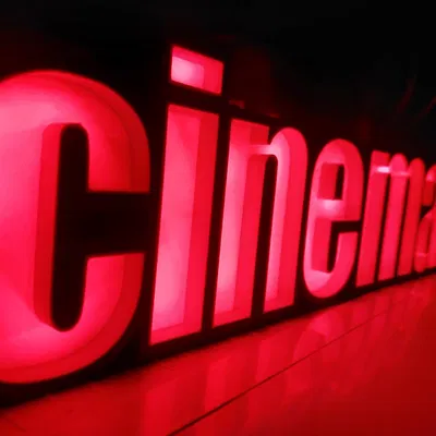 Đèn LED treo tường cho không gian điện ảnh