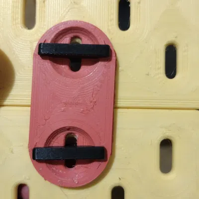 Kết nối Skadis thẳng đứng sử dụng T-clip cho bảng 11x11 inch