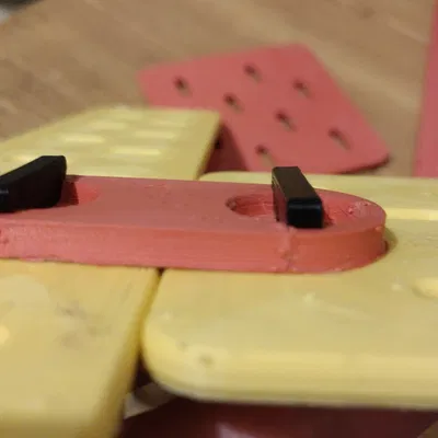 Kết nối Skadis thẳng đứng sử dụng T-clip cho bảng 11x11 inch