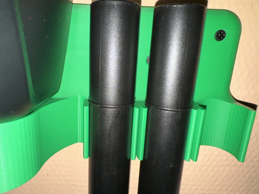 Giá đỡ treo tường cho máy hút bụi Bosch UniversalVac 18 - Image 6