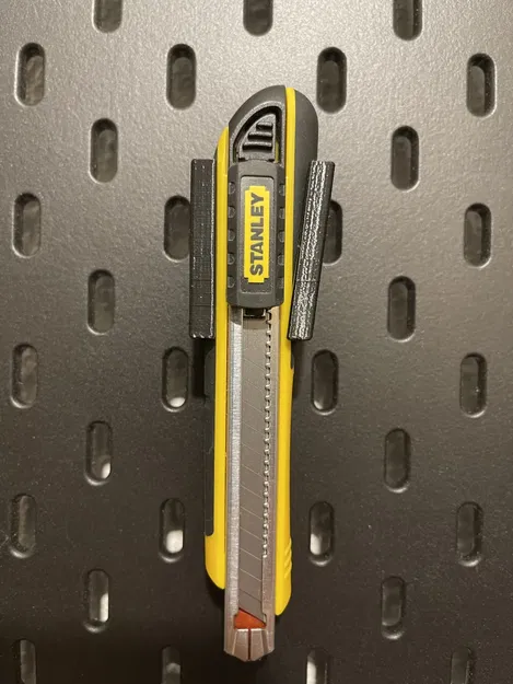 Giá đỡ dao cắt Stanley Fatmax 9mm cho bảng Skadis - Image 1