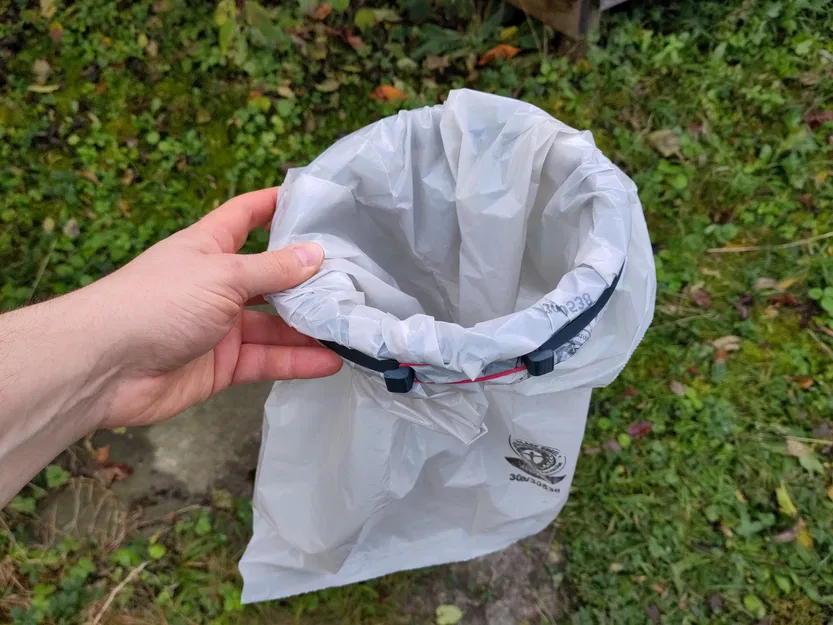 Vòng tay cầm cho túi rác hình tròn - Image 1