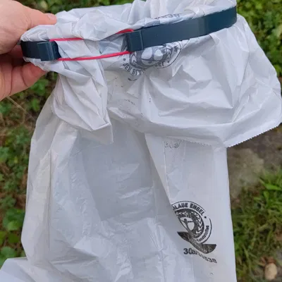 Vòng tay cầm cho túi rác hình tròn