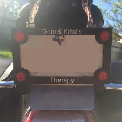 Bộ che biển số xe máy tùy chỉnh cho bạn bè