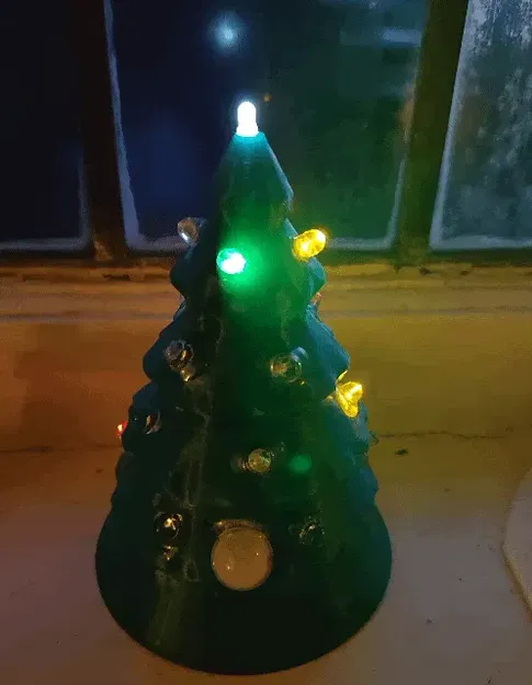 Cây thông Giáng sinh cảm biến chuyển động ATtiny402 - Image 1