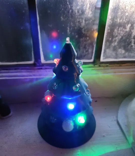 Cây thông Giáng sinh cảm biến chuyển động ATtiny402 - Image 2