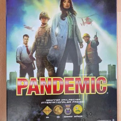 Hộp lưu trữ cho trò chơi Pandemic