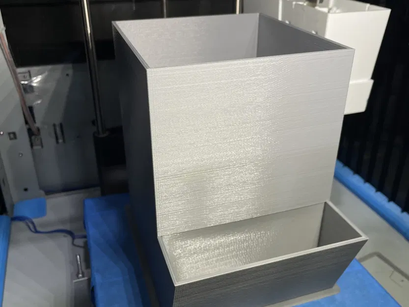 Bình chứa và phân phối viên giặt Tide Pods - Image 2