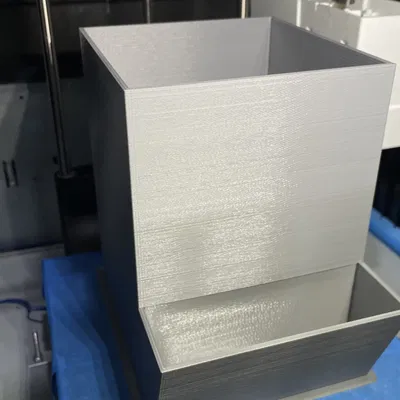 Bình chứa và phân phối viên giặt Tide Pods