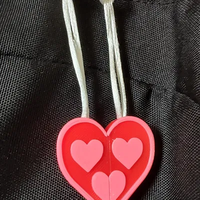 Kẹp kéo hình trái tim cho ba lô trẻ em