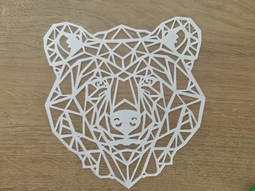 Đầu gấu hình học trang trí tường - Image 1