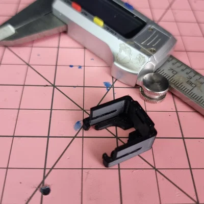 Kẹp giữ ống nhiên liệu cho Ford Ranger 2015