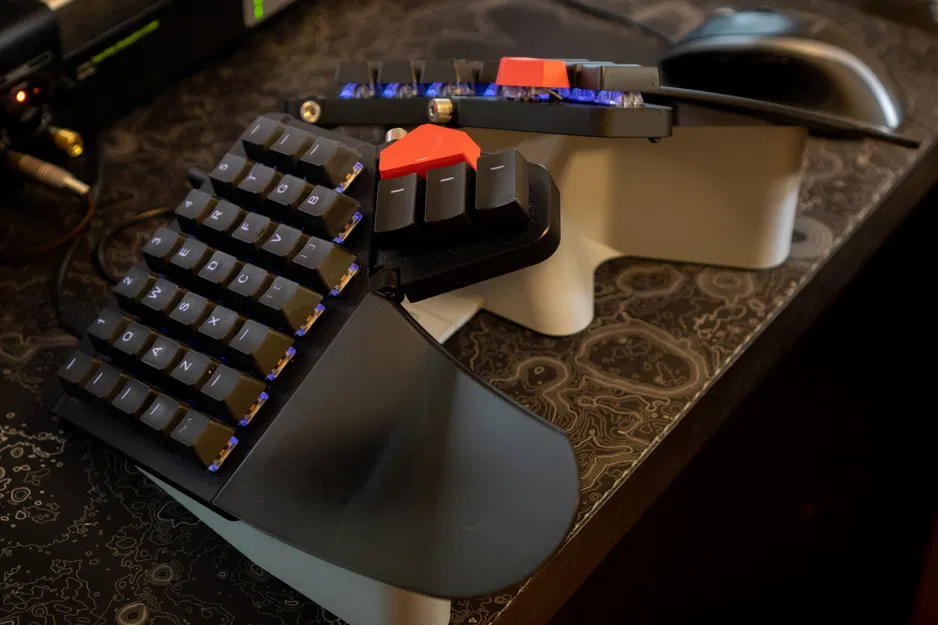 Giá đỡ nghiêng ZSA Moonlander MK1 cho bàn phím - Image 3