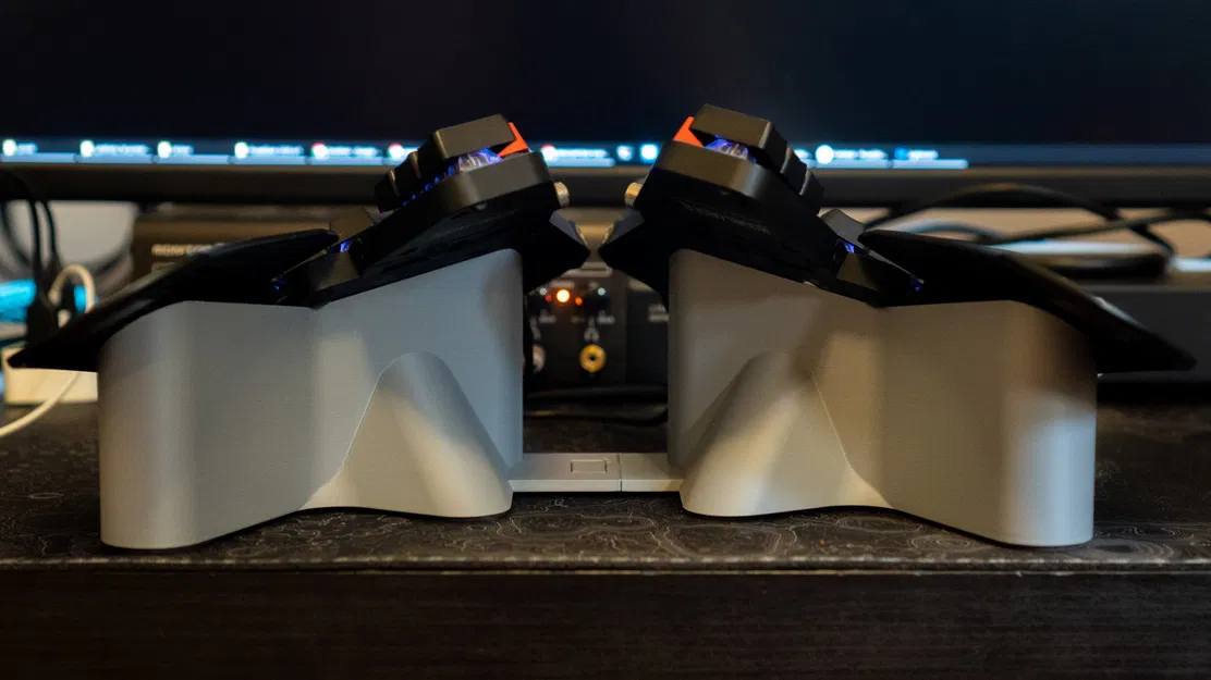 Giá đỡ nghiêng ZSA Moonlander MK1 cho bàn phím - Image 4