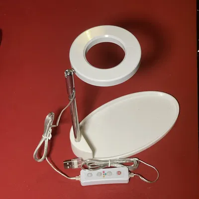 Giá đỡ đèn LED trồng cây cho không gian làm việc