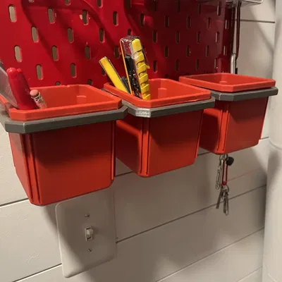 Giá đỡ thùng Milwaukee PACKOUT cho SKADIS