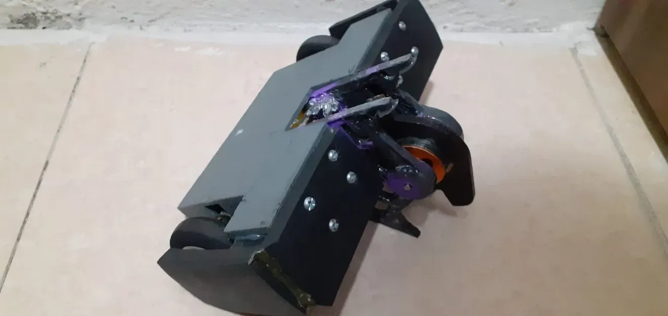 Robot chiến đấu 1lb kiểu spinner đứng - Image 3