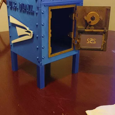 Hộp thư USPS (Hộp xanh) với cửa Post Office cổ điển