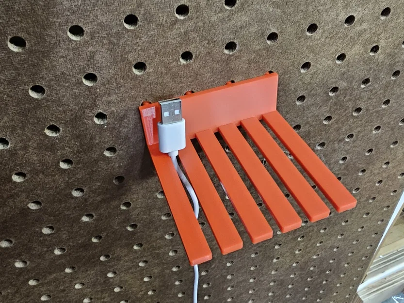 Giá đỡ dây USB Pegboard tự chế đơn giản - Image 2