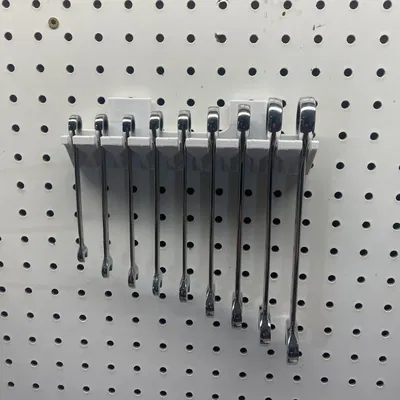 Giá đỡ cờ lê kết hợp sử dụng hệ thống peglock của Sy