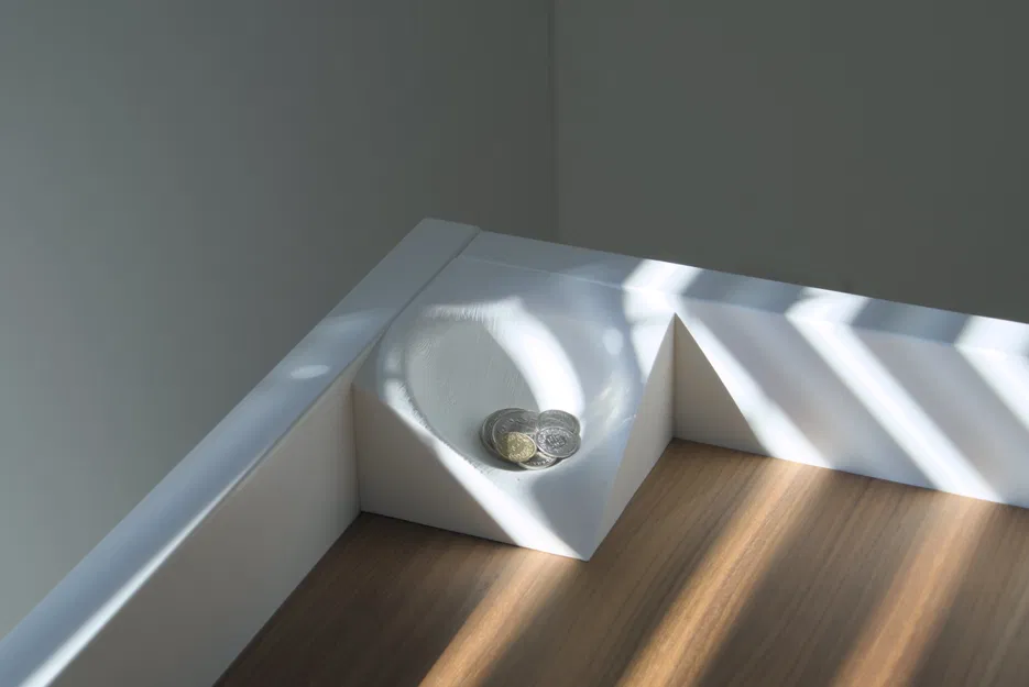 Khay để tiền đơn giản cho bàn đầu giường - Image 1