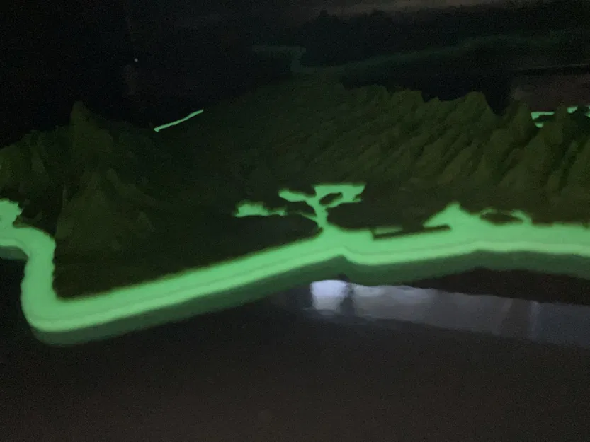 Mô hình Oahu, HI phong cách low poly với đường bờ biển phát sáng - Image 3