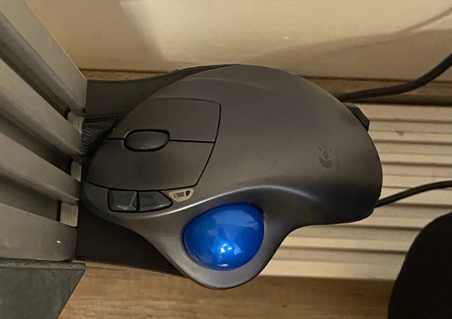 Giá đỡ cho chuột Logitech M570 Trackball - Image 3