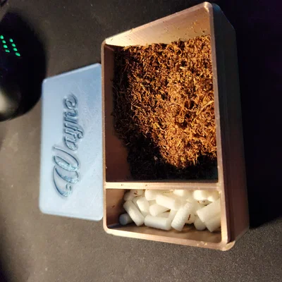 Hộp thuốc lá lớn với ngăn chứa bộ lọc