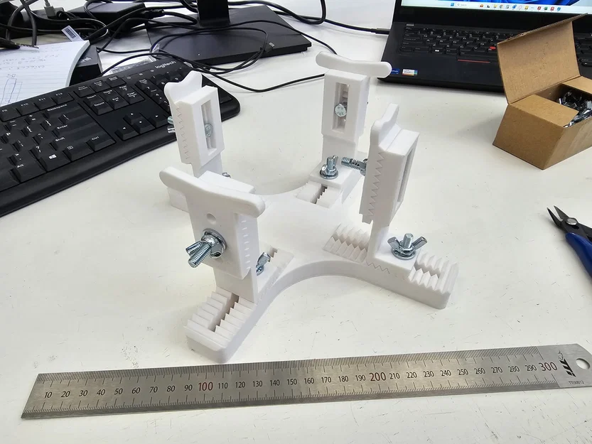 Giá đỡ mô hình máy bay tỷ lệ 1/72, 1/48, 1/32 khi sơn khí - Image 1