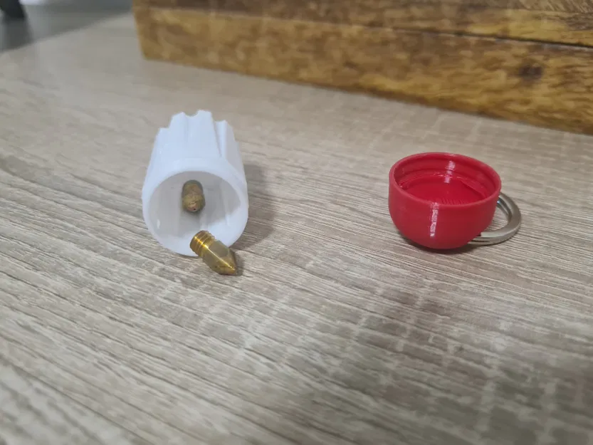 Móc khóa hình hộp đựng đa năng cho thẻ nhớ mini SD - Image 2