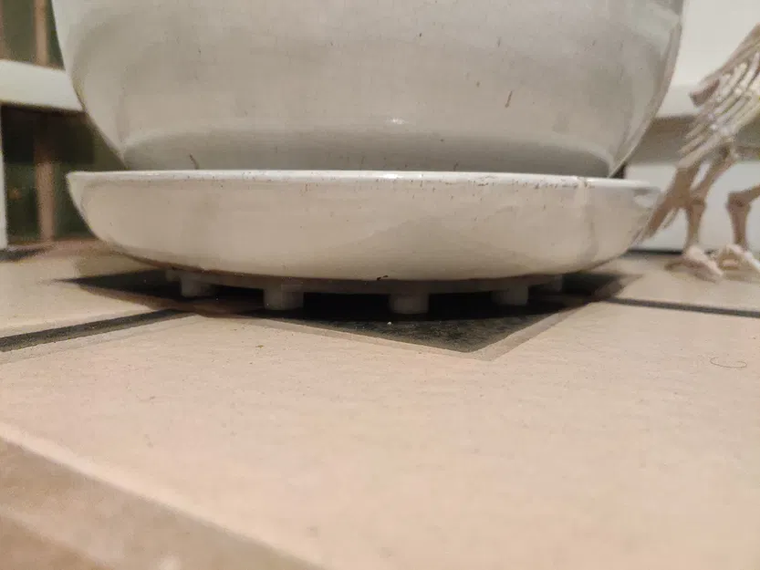 Giá đỡ chậu cây đơn giản với thiết kế thông thoáng - Image 3