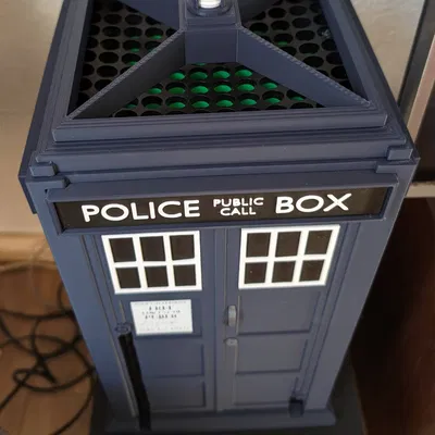 Nắp Xbox Series X Tardis "Mở" độc đáo