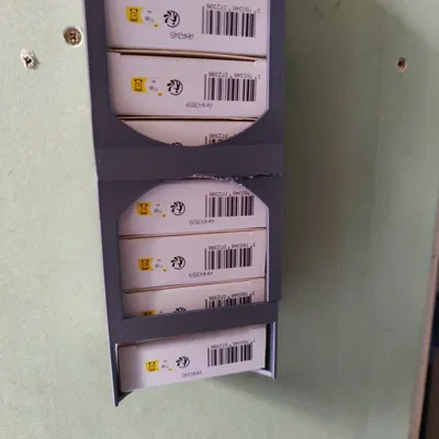 Máy phân phối dầu gội 900 Care