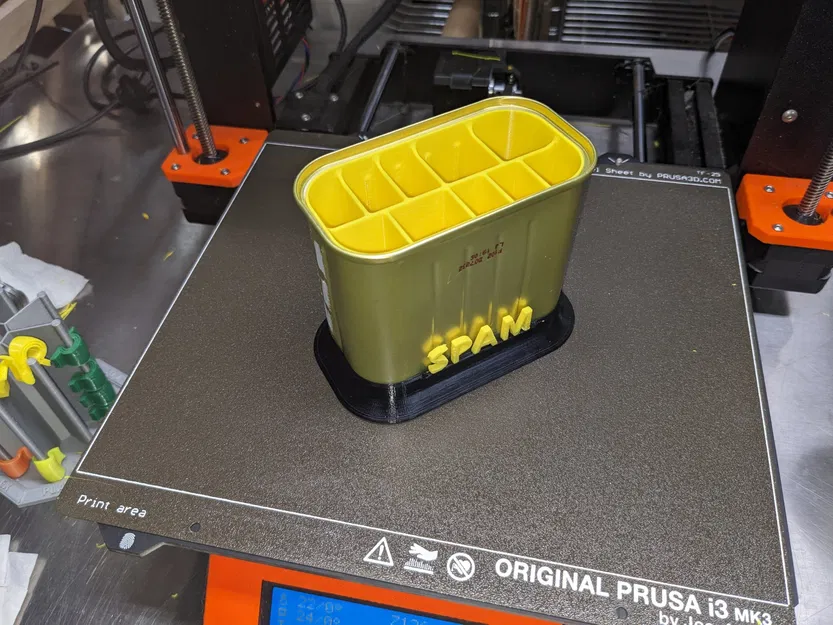 Giá đỡ văn phòng từ hộp SPAM đã qua sử dụng - Image 1