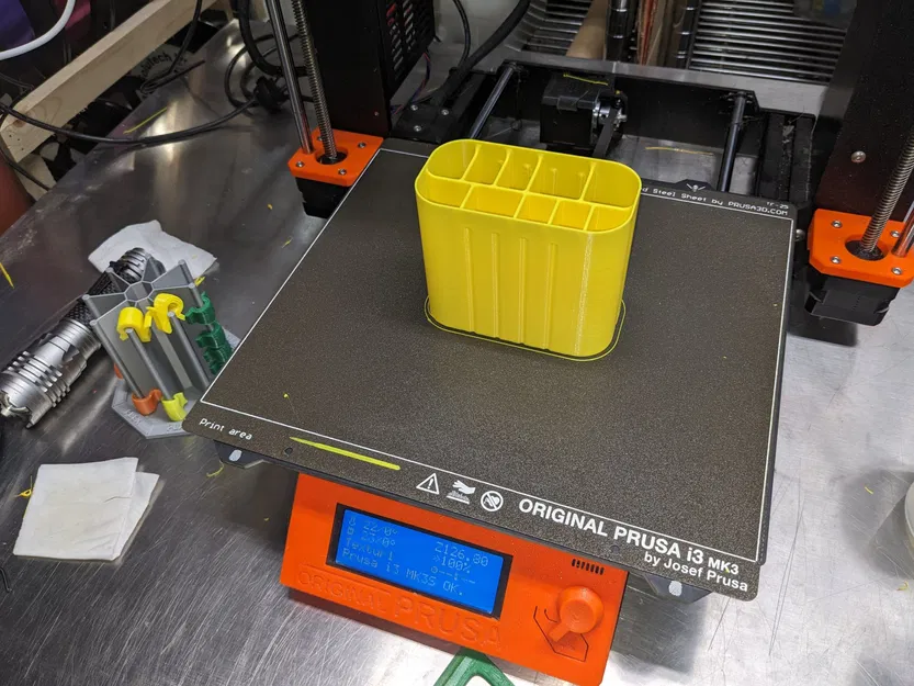 Giá đỡ văn phòng từ hộp SPAM đã qua sử dụng - Image 2