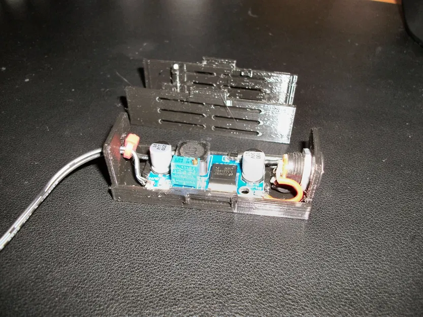 Vỏ bảo vệ LM2596 với jack cắm hình trụ - Image 9