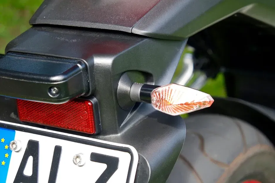 Bộ chuyển đổi đèn báo trước và sau cho CBR300R - Image 6